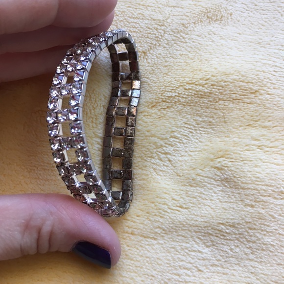 Stretchy rhinestone bracelet - Picture 5 of 7